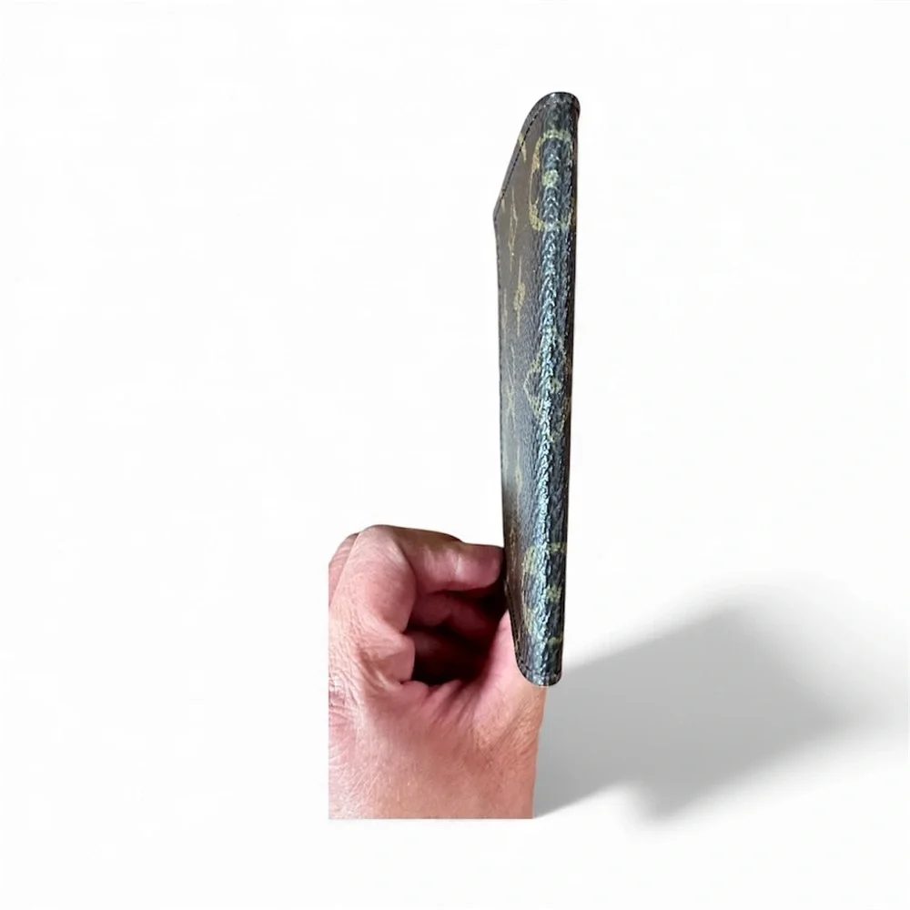 Louis Vuitton Monogram Card Holder - Picture 7 of 7